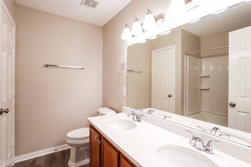 2,405/Mo, 6120 Countess Ln Denton, TX 76210 Bathroom View