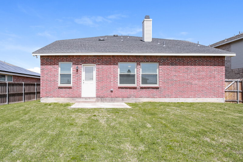 2,405/Mo, 6120 Countess Ln Denton, TX 76210 Rear View