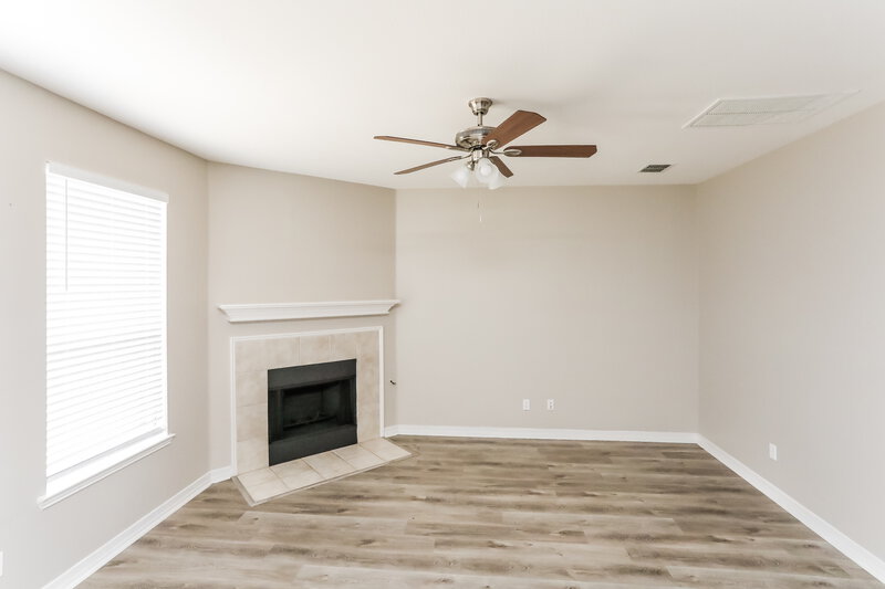 2,750/Mo, 226 Arabian Rd Waxahachie, TX 75165 Living Room View