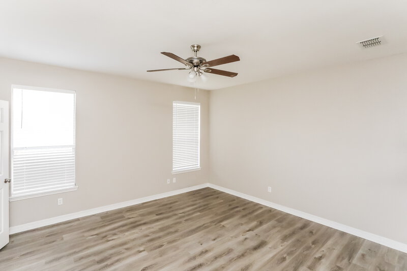 2,750/Mo, 226 Arabian Rd Waxahachie, TX 75165 Main Bedroom View 2