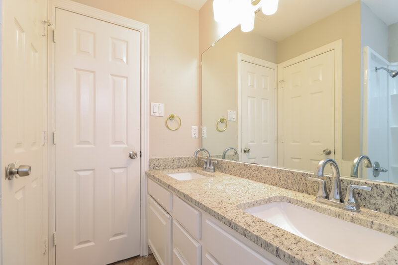 3,480/Mo, 703 Biscayne Dr Mansfield, TX 76063 Bathroom View
