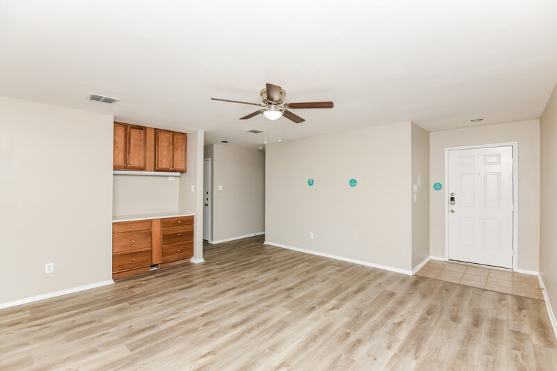 1,910/Mo, 12933 Kelly Dr Rhome, TX 76078 Living Room View
