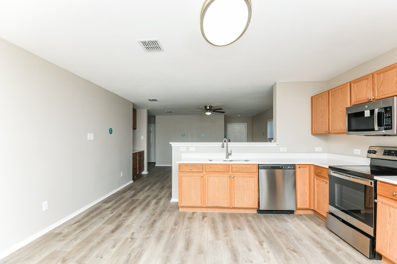 1,910/Mo, 12933 Kelly Dr Rhome, TX 76078 Kitchen View 3