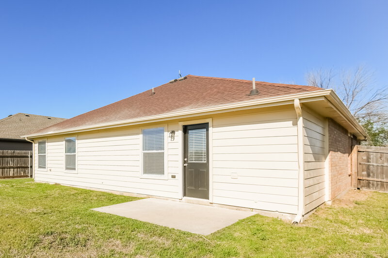 1,910/Mo, 12933 Kelly Dr Rhome, TX 76078 Rear View