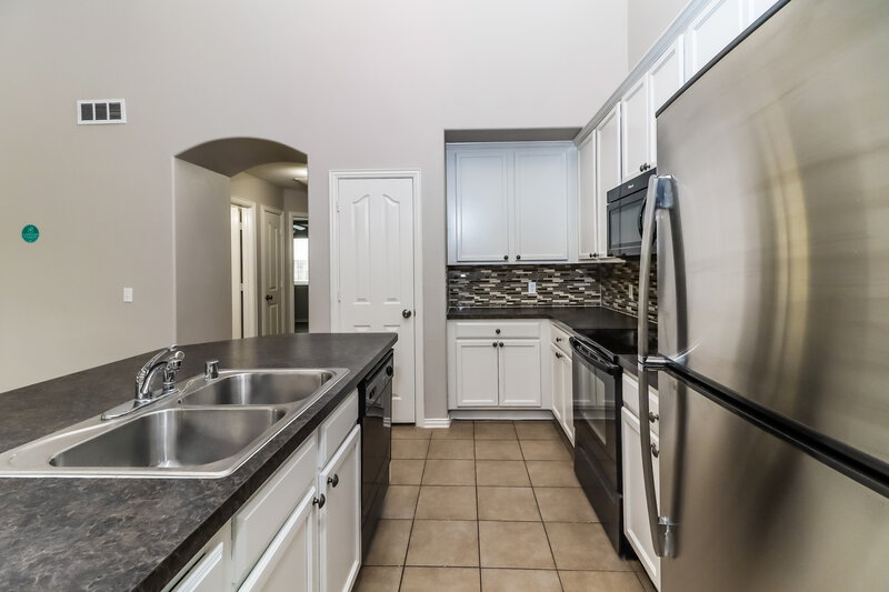 2,530/Mo, 540 Kerry St Crowley, TX 76036 Kitchen View 3