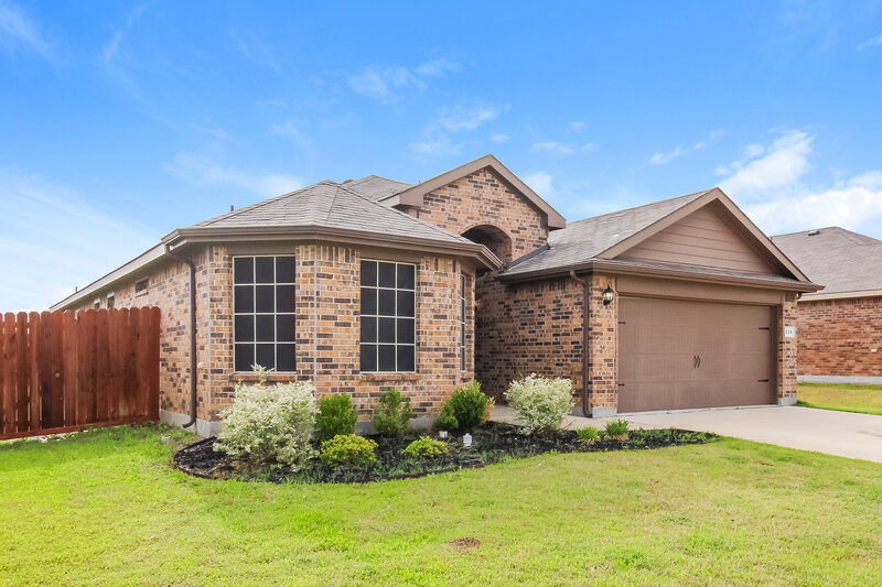 2,195/Mo, 239 Stallion Way Ponder, TX 76259 Front View