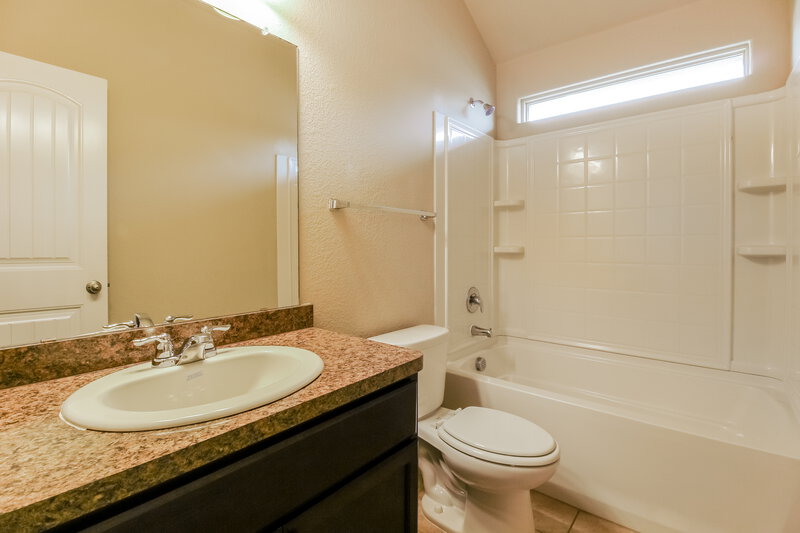 2,195/Mo, 239 Stallion Way Ponder, TX 76259 Bathroom View