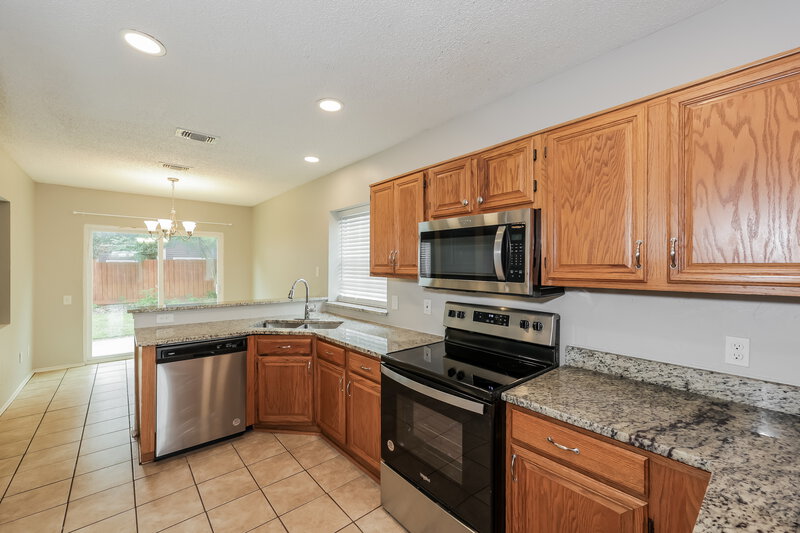 2,795/Mo, 2605 Country Creek Ln Fort Worth, TX 76123 Kitchen View 2
