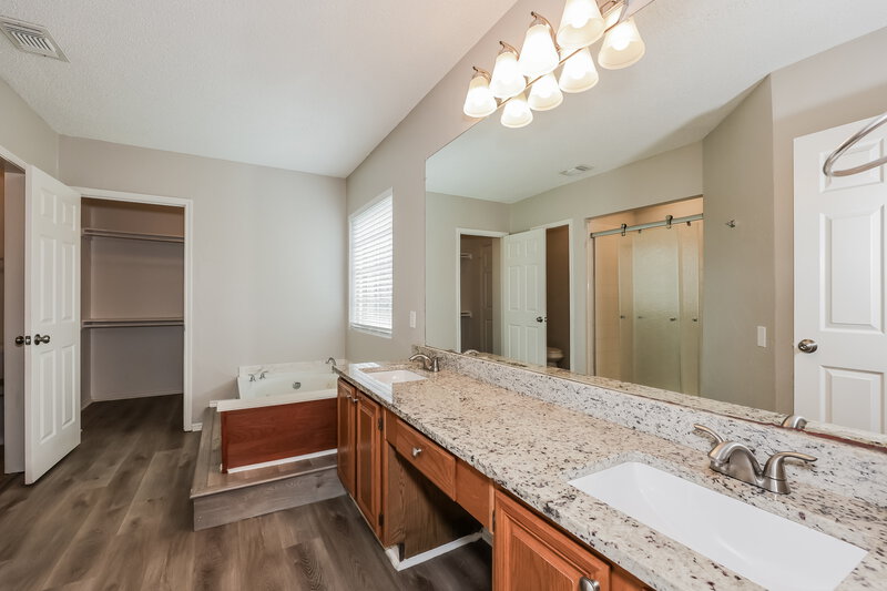 2,795/Mo, 2605 Country Creek Ln Fort Worth, TX 76123 Main Bathroom View