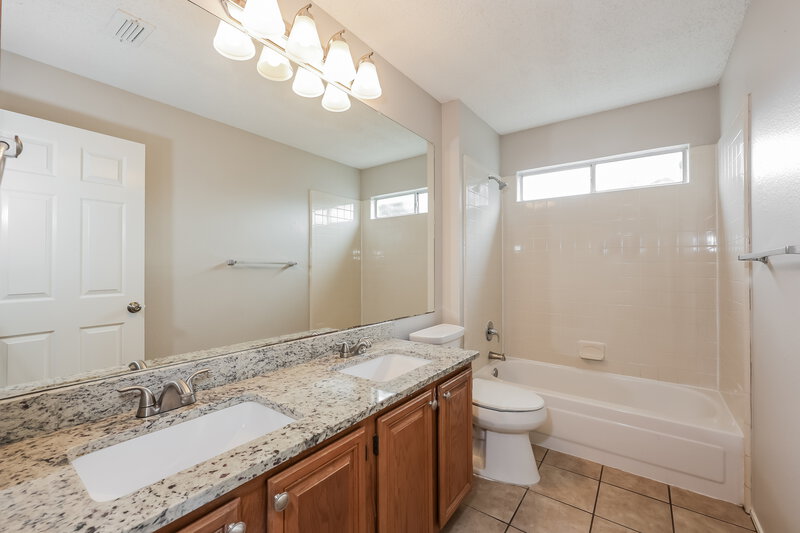 2,795/Mo, 2605 Country Creek Ln Fort Worth, TX 76123 Bathroom View