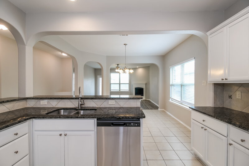 2,670/Mo, 8824 Deadwood Ln Aubrey, TX 76227 Kitchen View 2