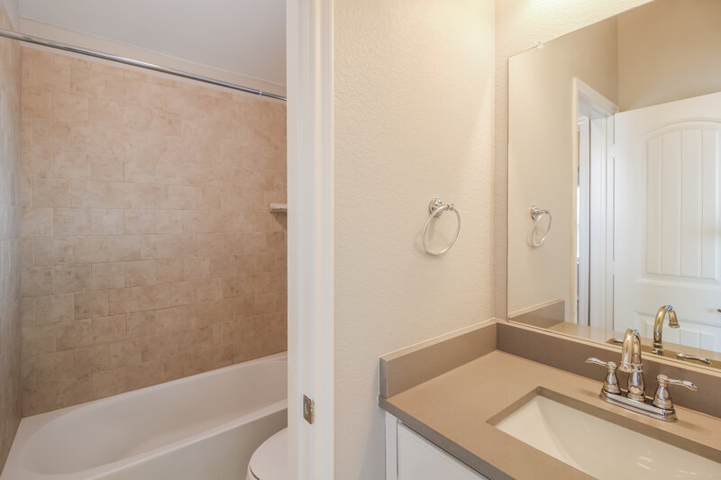 2,670/Mo, 8824 Deadwood Ln Aubrey, TX 76227 Main Bathroom View