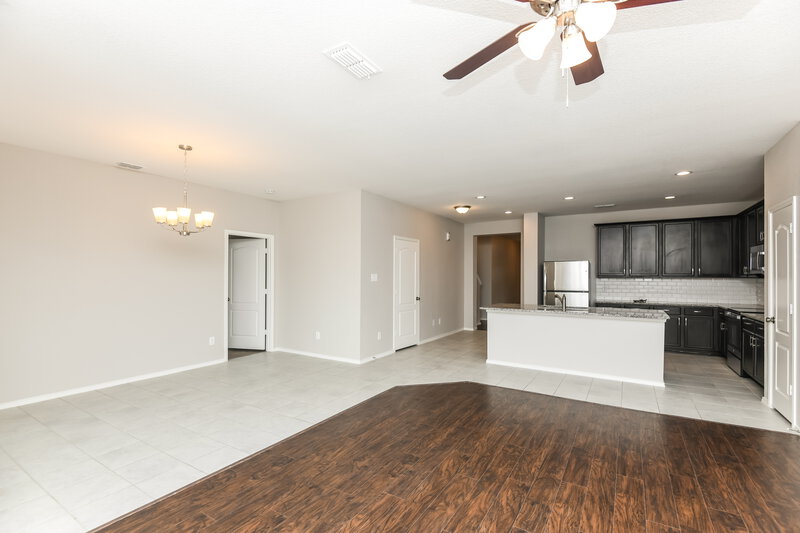 3,175/Mo, 204 Bay St Waxahachie, TX 75165 Living Room View 3