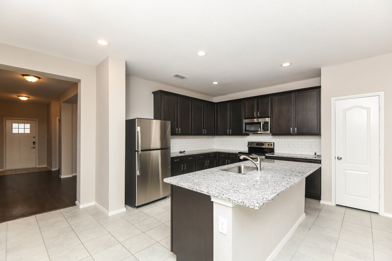 3,175/Mo, 204 Bay St Waxahachie, TX 75165 Kitchen View