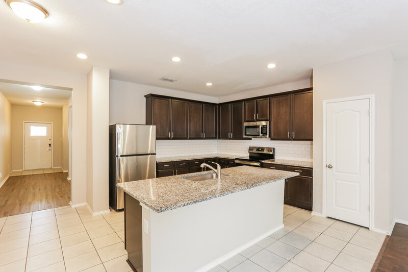 2,820/Mo, 204 Bay St Waxahachie, TX 75165 Kitchen View