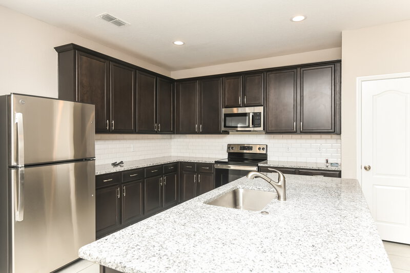3,175/Mo, 204 Bay St Waxahachie, TX 75165 Kitchen View 2