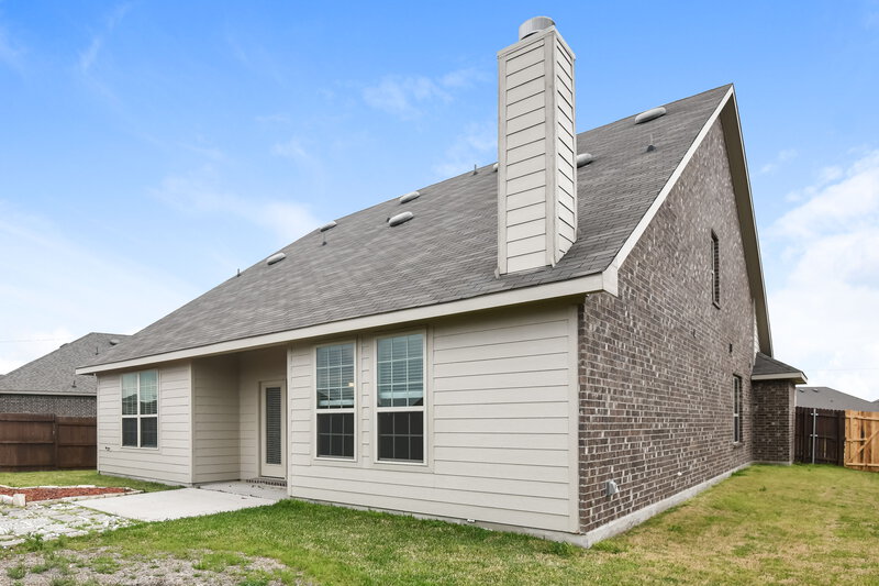 3,175/Mo, 204 Bay St Waxahachie, TX 75165 Rear View