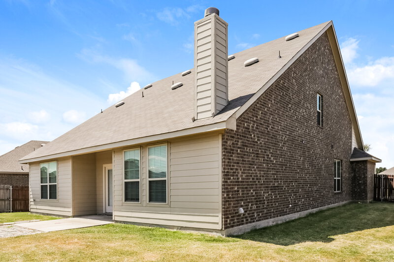 2,820/Mo, 204 Bay St Waxahachie, TX 75165 Rear View
