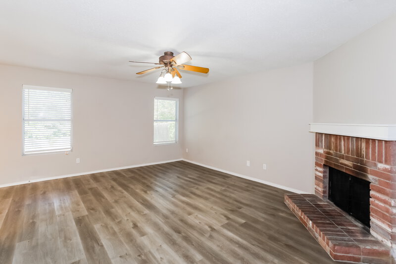 2,625/Mo, 9404 Glen Falls Ln Denton, TX 76210 Living Room View