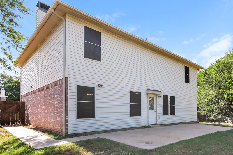 2,625/Mo, 9404 Glen Falls Ln Denton, TX 76210 Rear View