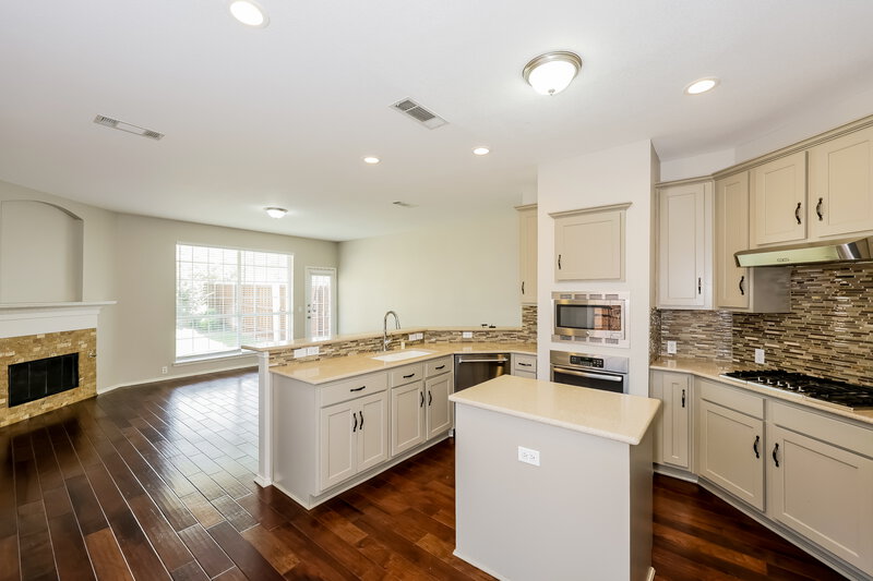 3,175/Mo, 2325 Cimmaron Dr Plano, TX 75025 Kitchen View 2