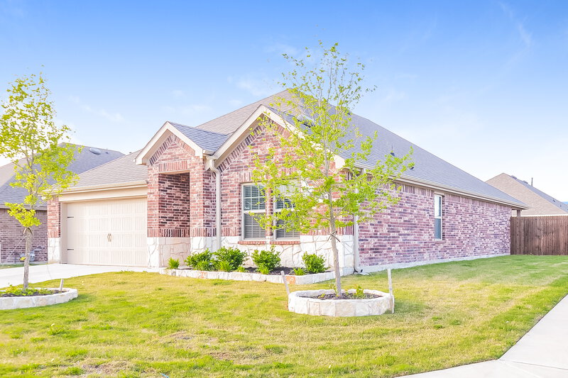 2,495/Mo, 609 Rawhide Way Princeton, TX 75407 Front View