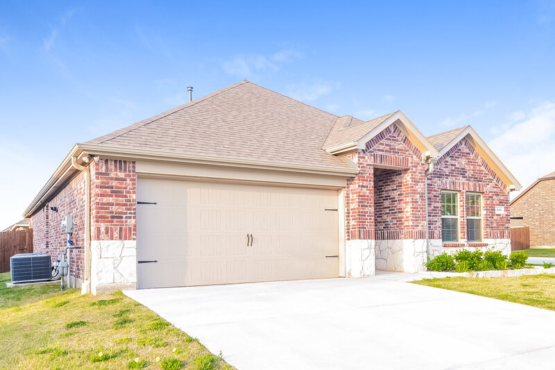 2,495/Mo, 609 Rawhide Way Princeton, TX 75407 Front View 2