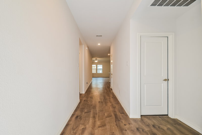 2,495/Mo, 609 Rawhide Way Princeton, TX 75407 Foyer View