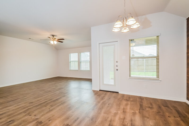 2,495/Mo, 609 Rawhide Way Princeton, TX 75407 Living Room View
