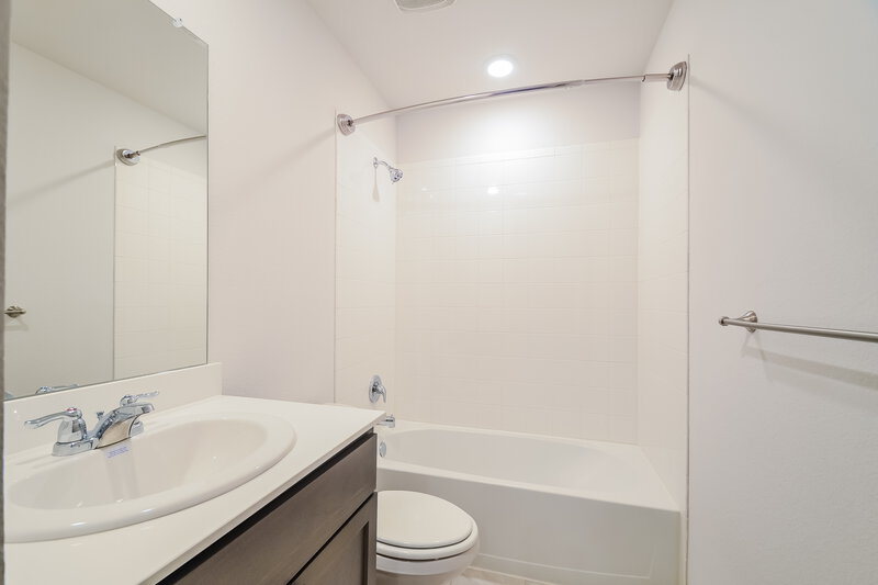 2,495/Mo, 609 Rawhide Way Princeton, TX 75407 Bathroom View
