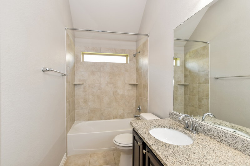 2,705/Mo, 932 Water Garden Cir Little Elm, TX 75068 Bathroom View