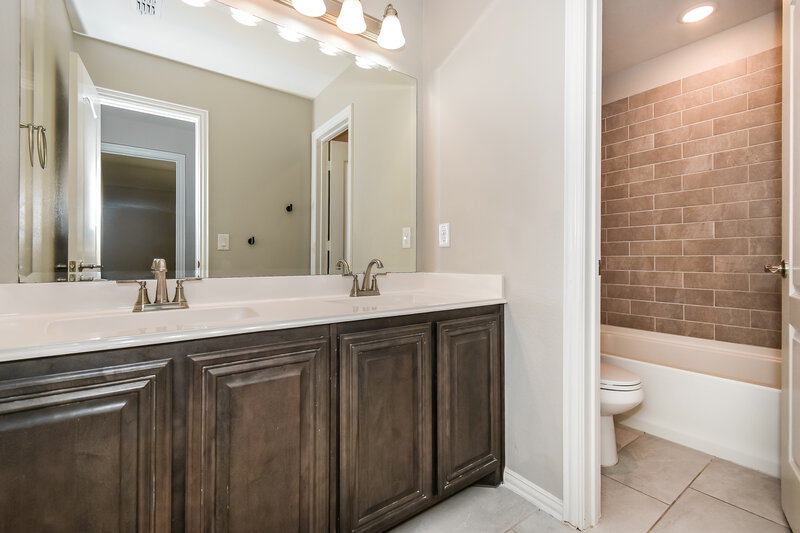 2,895/Mo, 1129 Quail Dove Dr Little Elm, TX 75068 Bathroom View