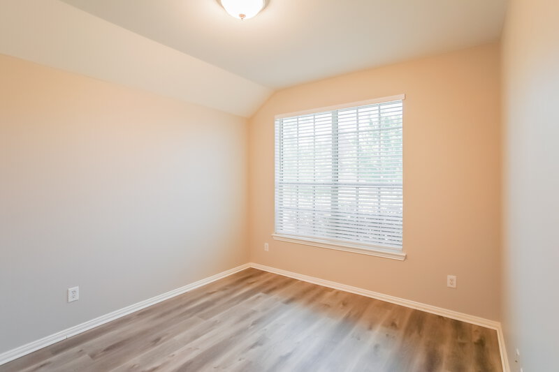 2,460/Mo, 924 Hemlock Trl Saginaw, TX 76131 Bedroom View 2