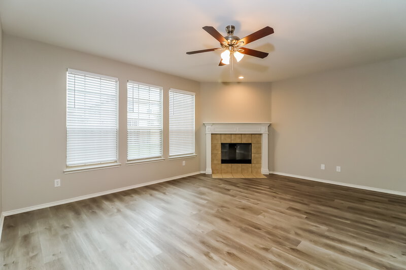 2,800/Mo, 2307 Hillgrove Ct Mansfield, TX 76063 Living Room View 2