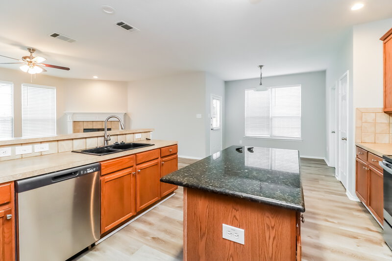 2,800/Mo, 2307 Hillgrove Ct Mansfield, TX 76063 Kitchen View
