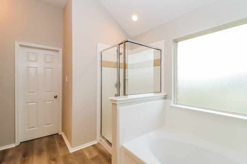 2,800/Mo, 2307 Hillgrove Ct Mansfield, TX 76063 Main Bathroom View