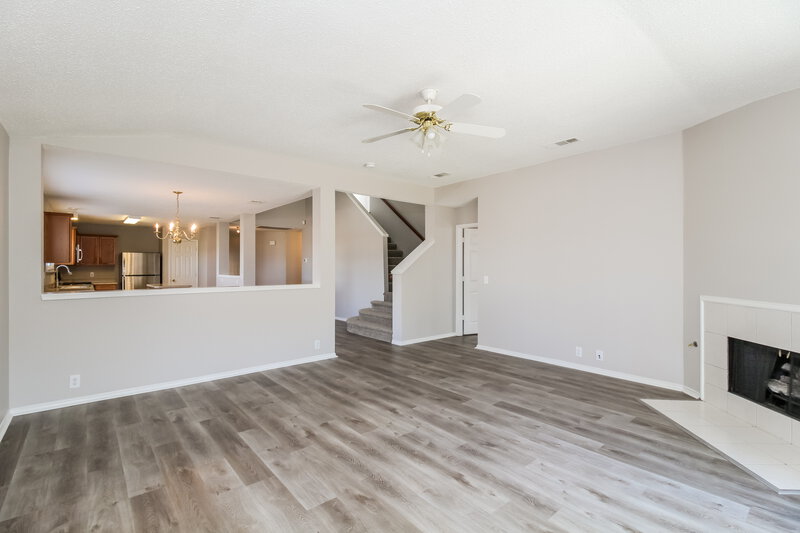 2,945/Mo, 848 Lariat Dr Saginaw, TX 76131 Living Room View 2