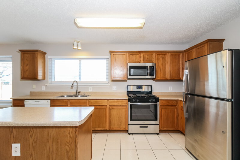 2,945/Mo, 848 Lariat Dr Saginaw, TX 76131 Kitchen View 2