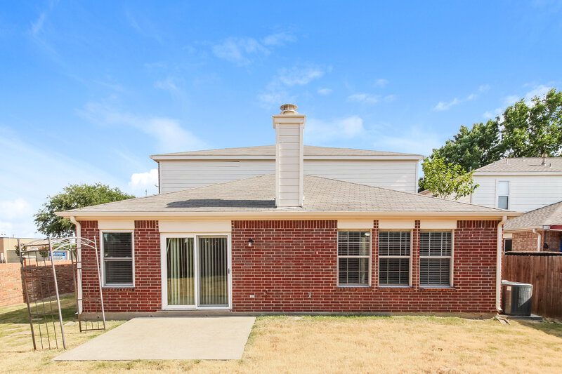 2,945/Mo, 848 Lariat Dr Saginaw, TX 76131 Rear View