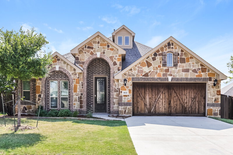 3,040/Mo, 1024 English Oak Dr Burleson, TX 76028 External View