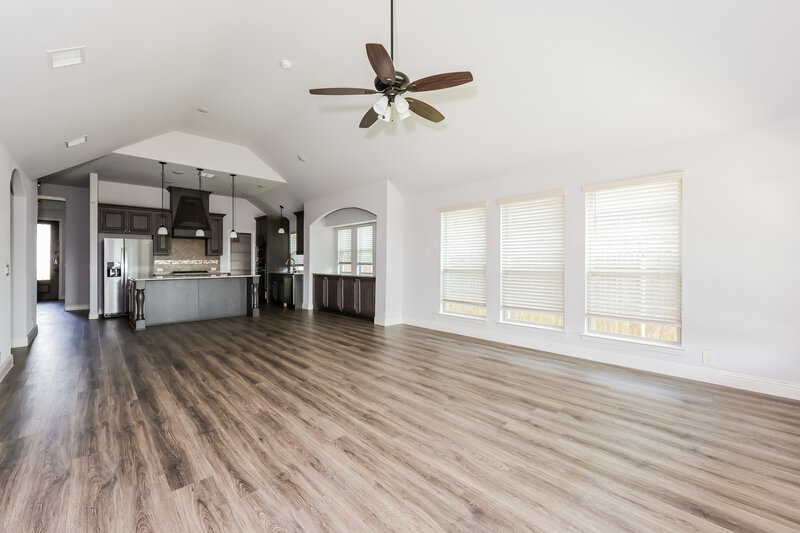 3,040/Mo, 1024 English Oak Dr Burleson, TX 76028 Living Room View 2