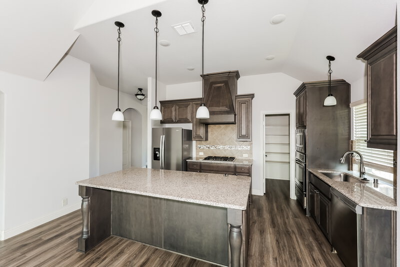 3,040/Mo, 1024 English Oak Dr Burleson, TX 76028 Kitchen View