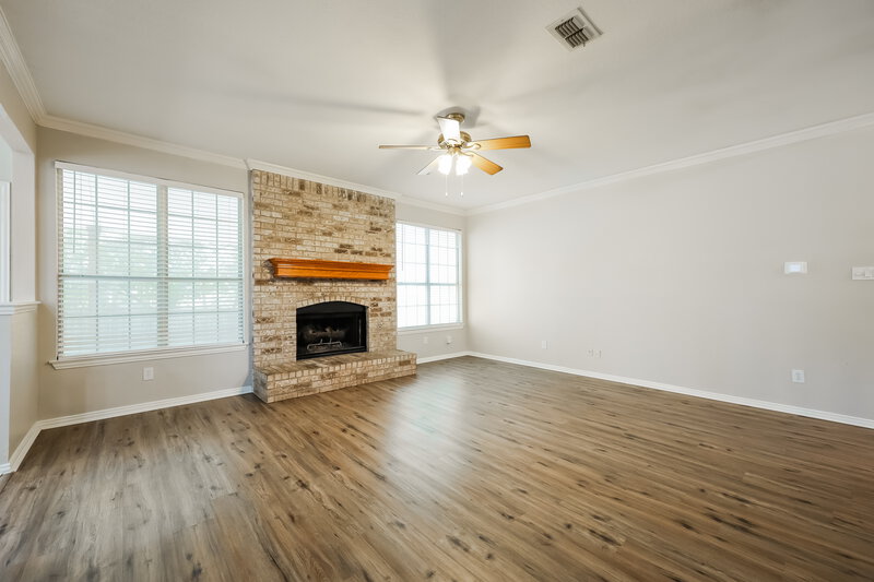 2,735/Mo, 7664 Arcadia Trl Fort Worth, TX 76137 Living Room View