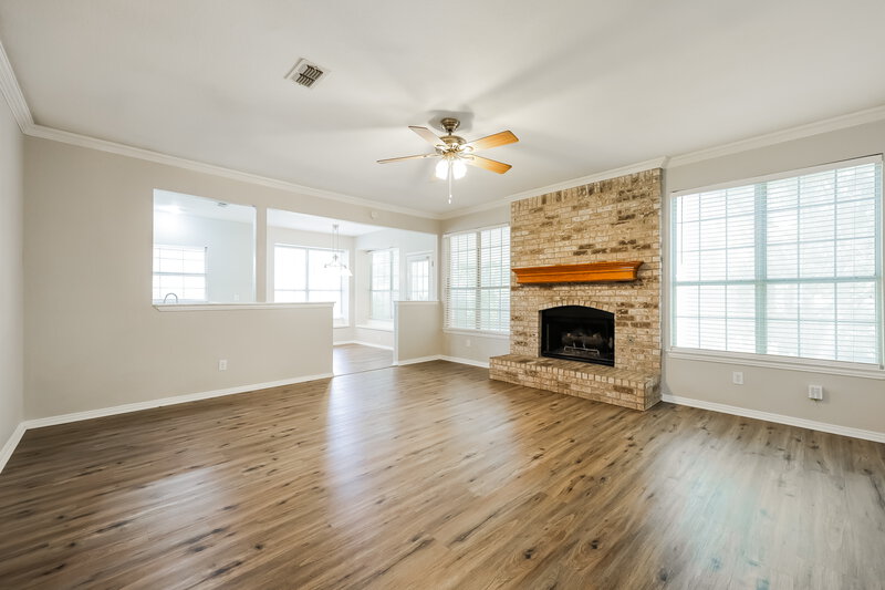 2,735/Mo, 7664 Arcadia Trl Fort Worth, TX 76137 Living Room View 2