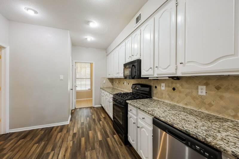 2,735/Mo, 7664 Arcadia Trl Fort Worth, TX 76137 Kitchen View