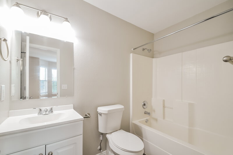 2,025/Mo, 908 Chickesaw Ln Wylie, TX 75098 Bathroom View 2
