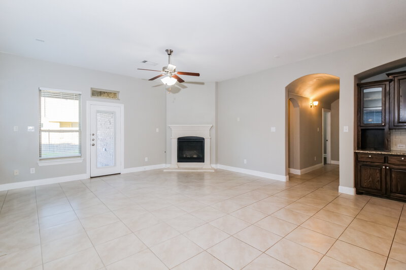 3,130/Mo, 157 Colonial Trce Fate, TX 75189 Living Room View