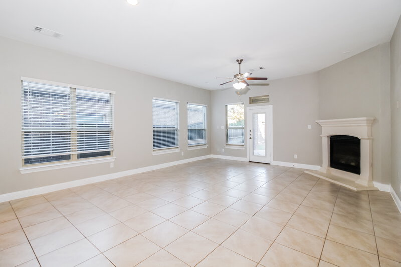 3,130/Mo, 157 Colonial Trce Fate, TX 75189 Living Room View 3