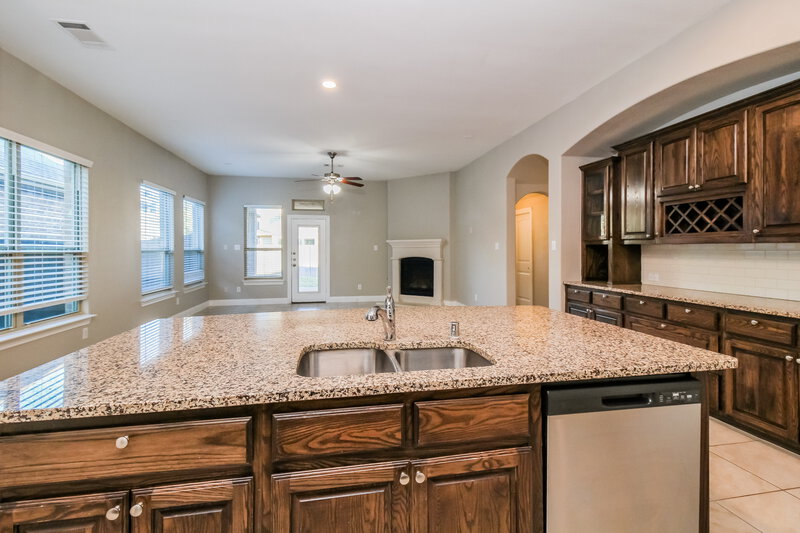 3,130/Mo, 157 Colonial Trce Fate, TX 75189 Kitchen View 2