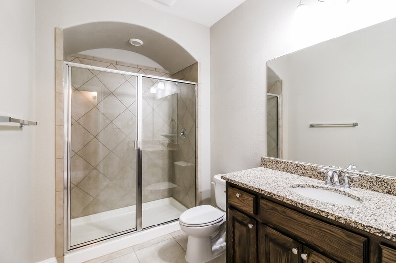 3,130/Mo, 157 Colonial Trce Fate, TX 75189 Bathroom View